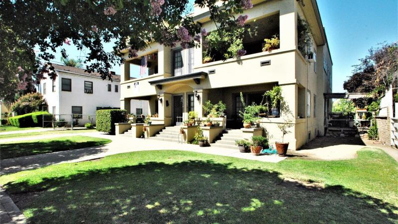 6 bedrooms 4.0 baths Quadruplex in Fresno, CA