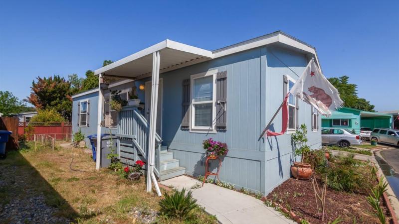 Mobile Home on S Willow Avenue, Fresno, CA