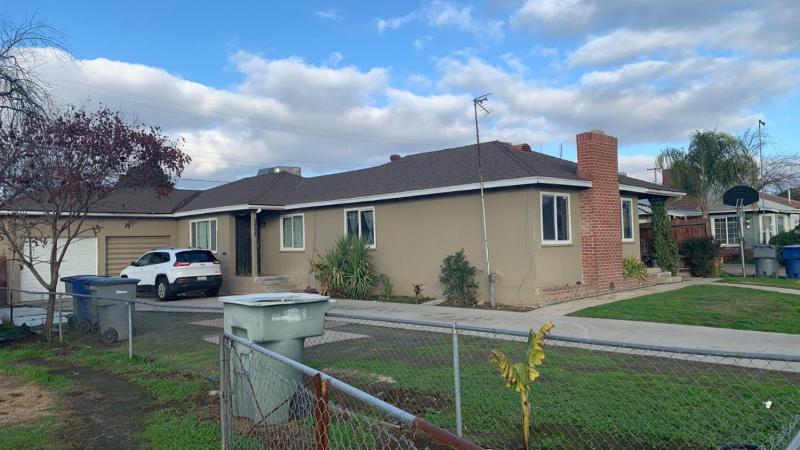 3 bedrooms 2.0 baths Duplex in Fresno, CA
