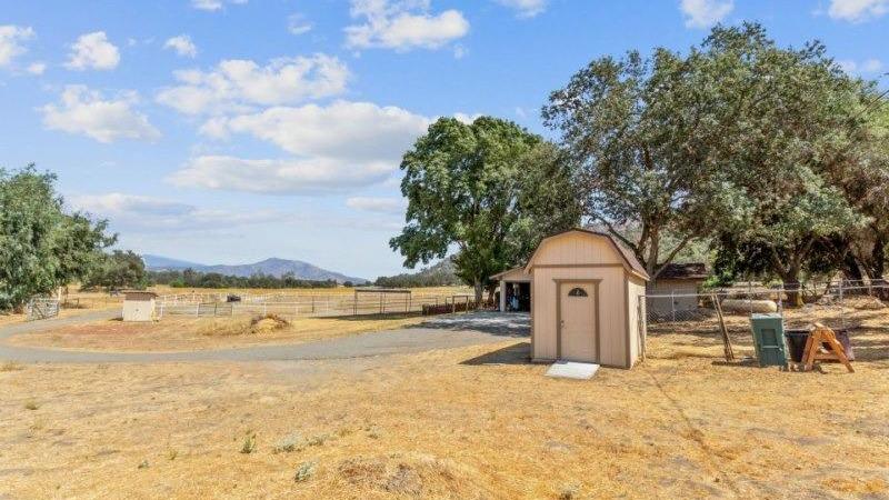 Single Family Residence on Twin Ponds Road, Clovis, Fresno, CA
